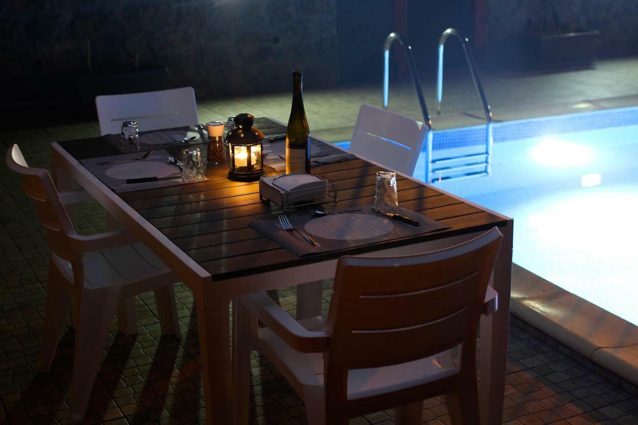 Casa Da Rainha Bungallow Estreito Da Calheta ภายนอก รูปภาพ